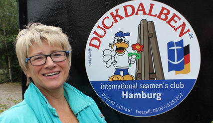 Anke Wibel leitet den Club seit 20 Jahren gemeinsam mit Jan Oltmanns, der in diesen Tagen aber das Bett hüten muss - Copyright: Thomas Morell/epd