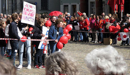 Demonstration der Initiative 'Maria 2.0' nach einer Priesterweihe in Freiburg - Copyright: © Andreas Schwarzkopf, CC BY-SA 4.0