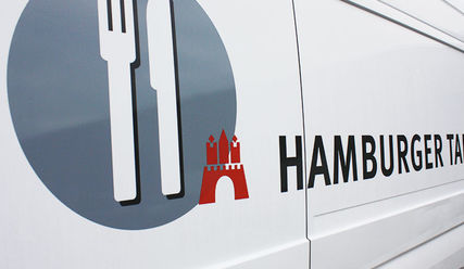 Ein Wagen der Hamburger Tafel - Copyright: © Hagen Grützmacher