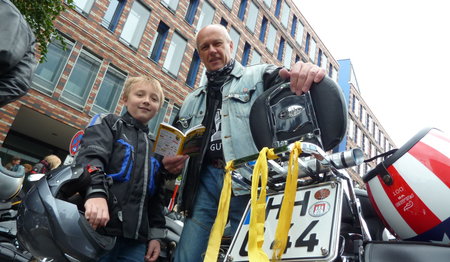 Generationenübergreifend unterwegs: Aaron Strelow (li.) und Thomas Gleisner