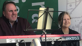 Für die Musik sorgten Boris Grimm (Piano) und Hannah Schlewitt (Gesang)