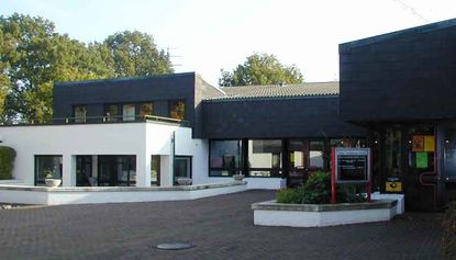 Albert-Schweitzer-Kirche Norderstedt - Copyright: Gunnar Urbach