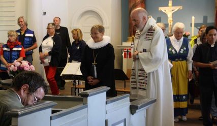 Bischöfin Kirsten Fehrs und Pater Martin Löwenstein beim Gottesdienst - Copyright: Riedel/Duckdalben
