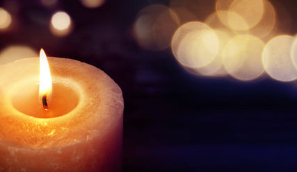 Licht in der Dunkelheit – und es wird mehr! - Copyright: gudrun/fotolia