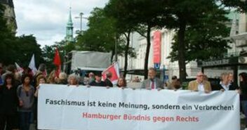 Die erste Reihe der Antinazi-Demo 