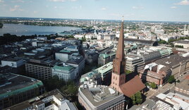 Hauptkirche St. Jacobi in der Außenansicht - Copyright: martinifilm