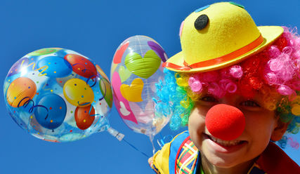Da kommt Stimmung auf - Helau, Alaf und Ahoi! - Copyright: Natallia Vintsik/fotolia