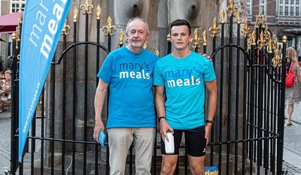 Winfried Natzke und Denis Holub beim Spendenlauf - Copyright: © Christof Haverkamp, kathol. Gemeindeverband Bremen