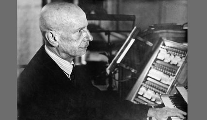 Gustav Knak an der Orgel in St. Petri - Copyright: epd