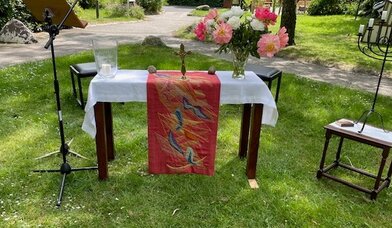 Altar auf der Festwiese  - Copyright: Gisela Thobaben