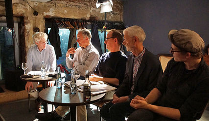 Das Podium aus Moderator Burkhardt Plemper, Dirk Hauer (Diakonie Hamburg), Uwe Giffei (SPD), Bernd Mülbrecht (Bischof-Hermann-Stiftung Münster) und Sören Kindt (Caritas-Krankenstube). - Copyright: Yvonne Nadler