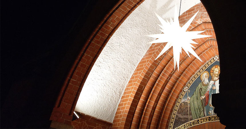 Eingang zur Kirche am Markt