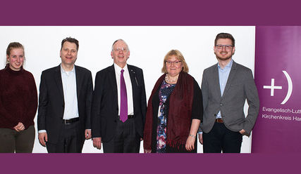 Das Präsidium der Kirchenkreissynode Hamburg-Ost: Natalie Schröder, Heiko Landwehr, Wilfried Hartmann, Gesine Dräger, Sascha Krüger (v.l.) - Copyright: Thomas Krätzig