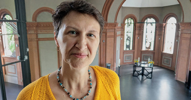 Rossella Casonato lebt seit 1990 in Hamburg und ist Pastorin der Kirchengemeinde Hamburg Eimsbüttel.