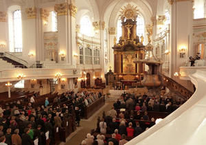 121 Synodale wählen die Bischöfin - Copyright: Mechthild Klein