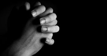 Zur Ruhe kommen im Gebet - Copyright: christianchan/fotolia