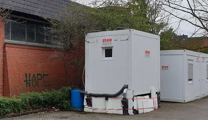 Hier ein Container des Winternotprogramms auf dem Gelände der Ev.-luth. St. Petrus-Gemeinde Heimfeld. - Copyright: © Uschi Hoffmann
