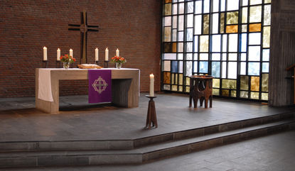 Petrus-Kirche - Copyright: Friedrike Brockmann / Kirchengemeinde Lokstedt