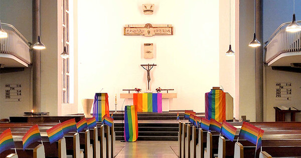 LuK-Gottesdienst beim CSD 2022 in der Kirche St. Georg - Copyright: LuK