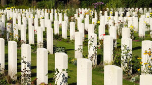 Soldatengräber auf dem Ohlsdorfer Friedhof  Foto: kameraauge/Fotolia.com - Copyright: kameraauge/Fotolia.com
