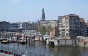 Hamburger Michel vom Vorsetzen aus.