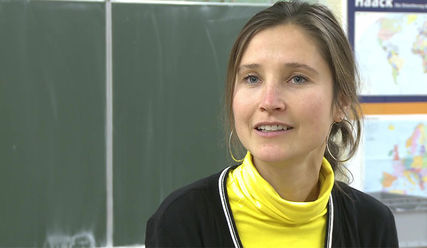 Velida Hafizovic hat in Münster studiert, bevor sie als Lehrerin an der Kurt-Tucholsky-Schule in Altona anfing. Sie gehört zu den ersten Religionslehrerinnen mit muslimischen Glauben in Hamburg. - Copyright: © Hagen Grützmacher
