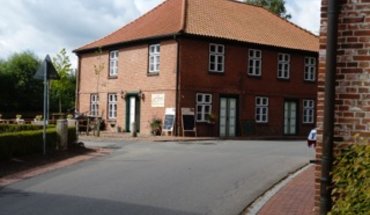 Copyright: Karen Gillar