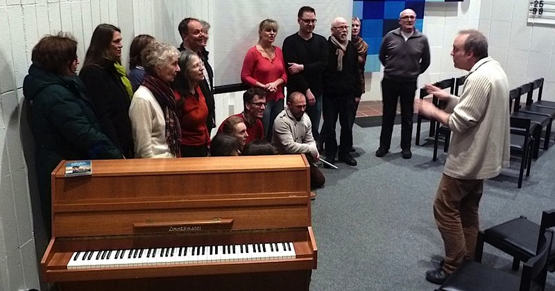 Vielfältig und verbindend: Wie interreligiöse Lieder klingen, probierten die Teilnehmer aus