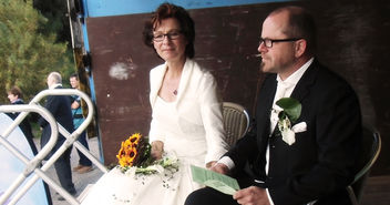 Ulrike und Siegfried gaben sich beim Haselauer MoGo ihr Ja-Wort - Copyright: Andreas-M. Petersen | Kirchengemeinde Haselau