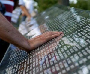 Gedenktafel für die Opfer des Terroranschlags 9/11 in New York - Copyright: iStockphoto