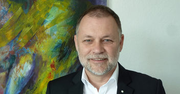 Arbeitsfelder könnten wegbrechen, wenn nur noch Kirchenmitglieder eingestellt werden dürften, befürchtet Diakonie-Chef Dirk Ahrens - Copyright: Sabine Henning/kirche-hamburg.de