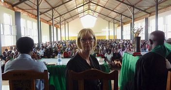 Pröpstin Isa Lübbers predigte für die rund 800 Besucher eines Gottesdienstes - Copyright: Sabine Henning