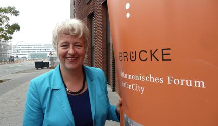 Pastorin Corinna Schmidt leitet das Ökumenische Forum Hafencity - Copyright: Sabine Henning/kirche-hamburg.de