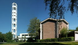 Simon-Petrus-Kirche - Copyright: Ev.-Luth. Kirchengemeinde Poppenbüttel