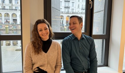 Geschäftsleiter Björn Dobbertin und Teamleiterin Kommunikation & Backoffice Management Christina Bend - Copyright: Christian Schierwagen
