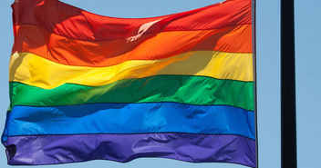 Hamburg leuchtet beim CSD in Regenbogenfarben - Copyright: istidesign/fotolia