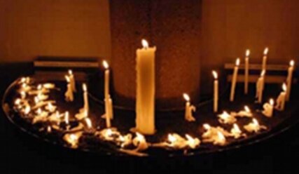 Brennende Kerzen - Copyright: Kirchenkreis