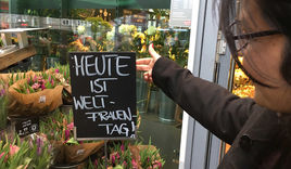 Aida unterstützt geflüchtete Frauen – und möchte zum Schutz ihrer Familie unerkannt bleiben - Copyright: Sabine Henning/kirche-hamburg.de