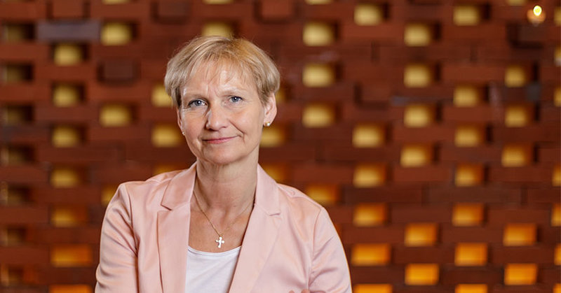 Bischöfin Kirsten Fehrs leitet den Gottesdienst für die Opfer von Verbrechen und Gewalt