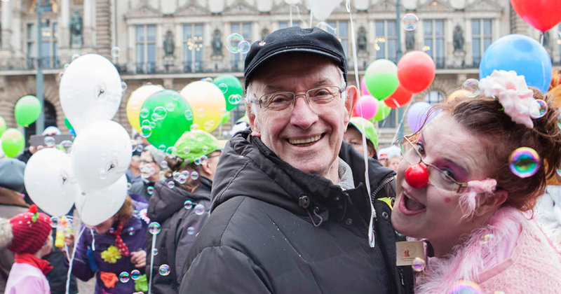 Raus aus Vorurteilen: für einen anderen Umgang mit Demenz wirbt die Konfetti-Parade