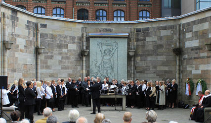 Deutsch-polnisches Gedenken: Der ökumenische Gottesdienst erinnert alljährlich an den Kriegsbeginn - Copyright: Dörte Huß/Förderkreis Mahnmal St. Nikolai e.V. (Archivfoto)