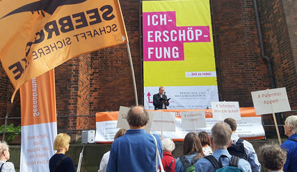 Friedensgebet für die Seenotrettung - Copyright: © Lisa Tsang