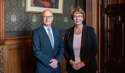Hamburgs Erster Bürgermeister Peter Tschentscher und die Landesbischöfin der Nordkirche Kristina Kühnbaum-Schmidt - Copyright: © Freie und Hansestadt Hamburg