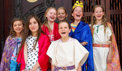 Sie rocken die Bühne: Darstellerinnen aus dem Kindermusical 'David' - Copyright: St. Michaelis