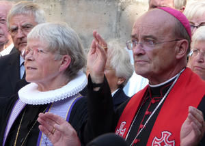 Bischöfin Maria Jespen und der katholische Bischof Hans-J. Jaschke