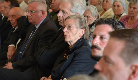 Der ehemalige Bremer Bürgermeister Henning Scherf mit Ehefrau Louise (Mitte) - Foto: Rulfs