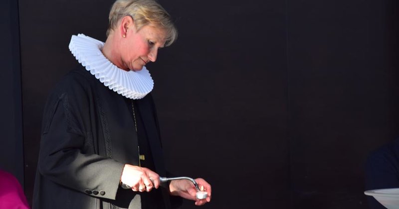 Hamburgs Bischöfin Kirsten Fehrs beim interreligiösen Friedensgebet am Donnerstag