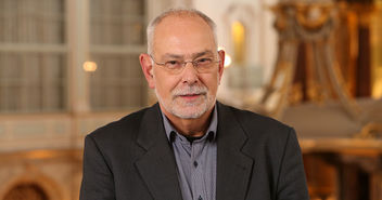Christoph Schoener wirkt seit 1998 als Kirchenmusikdirektor am Michel - © Wallocha/St. Michaelis - Copyright: Wallocha/St. Michaelis