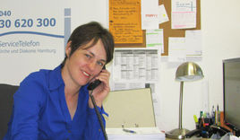 Simone Zander am Servicetelefon - Copyright: KKVHH