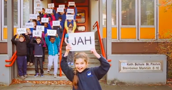 Von Erstklässler bis Oberstufenschüler - alle machten bei dem Video mit - Copyright: Videostill/Katholischer Schulverband Hamburg
